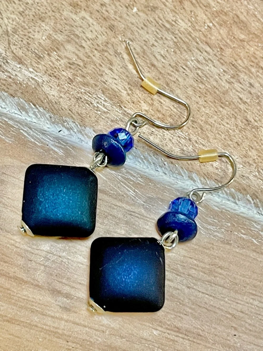 N/A elegant blue